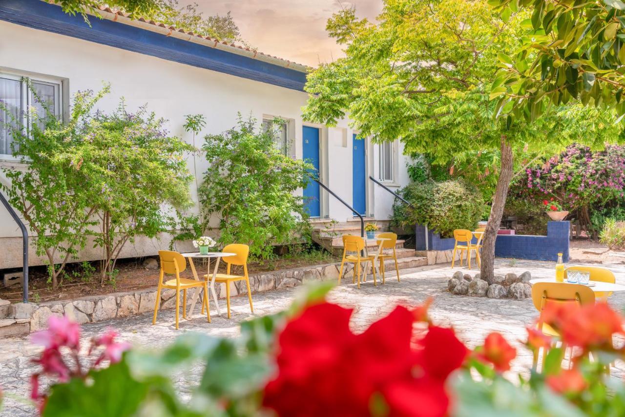 Travel Hotel Gesher Haziv Buitenkant foto