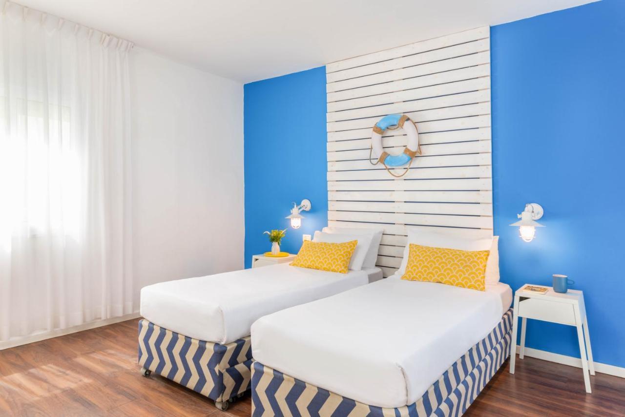 Travel Hotel Gesher Haziv Buitenkant foto