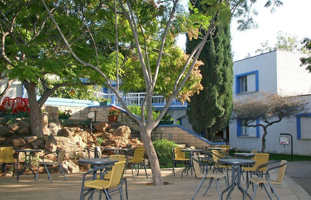 Travel Hotel Gesher Haziv Buitenkant foto