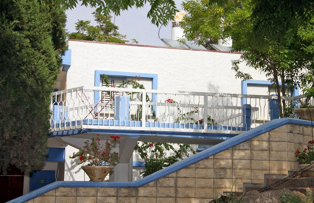 Travel Hotel Gesher Haziv Buitenkant foto