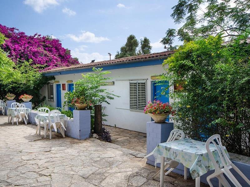 Travel Hotel Gesher Haziv Buitenkant foto